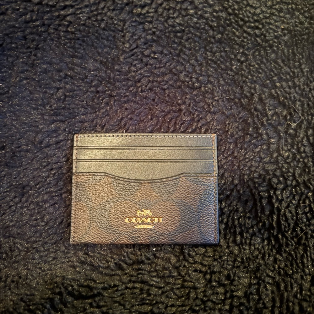 Coach 3 piece set - Picture 7 of 12